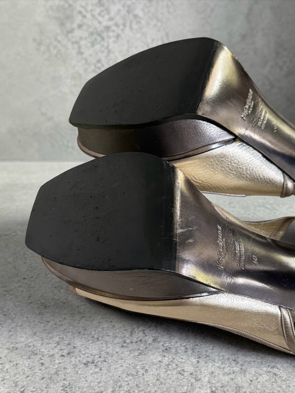 Yves Saint Laurent Gold Metallic Peep-Toe Slingback Platform Heels! Size 9.5 /40 - Picture 10 of 16